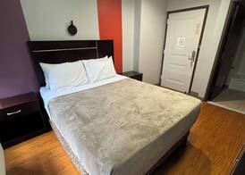 Dynasty Hotel and Suites New York LaGuardia Hotel 5