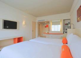HARRIS Hotel & Conventions Ciumbuleuit Bandung 4
