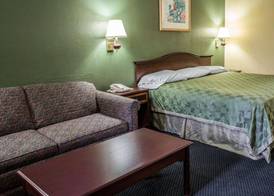 Rodeway Inn & Suites Plymouth Hwy 64 4