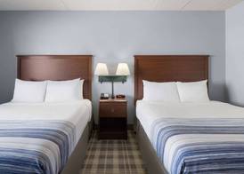 AmericInn by Wyndham Stuart 4