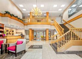 Comfort Suites Clackamas 4