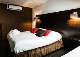 Logis Hotel Lons-le-Saunier - Restaurant Le Grill 3