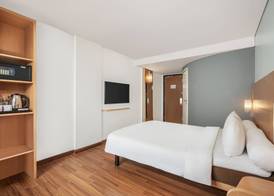 Ibis Gading Serpong 4