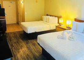 Aqua Beach Inn 3