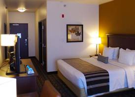 Best Western Plus Lincoln Inn & Suites 4