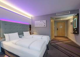 Premier Inn Berlin City Centre 5
