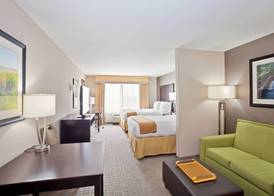 Holiday Inn Express & Suites HAYS by IHG 3