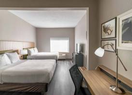 Townhome Inn And Suites 5