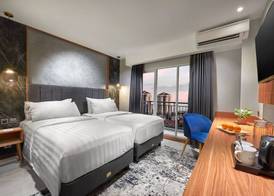 Aston Inn Jemursari 4