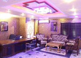 E-Luxe Suites Hotel 4