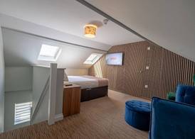 Sarah Hotel 2