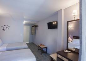 Tellis Holiday Rooms 3