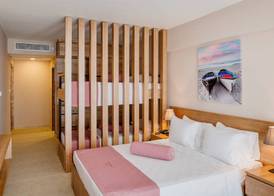 Olivia Palm Hotel 4