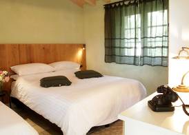 Olimagio Farm Stay with animals, 25m pool, beach at cycling distance 3