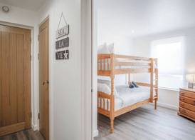 Beach View - 2 Bed Apartment - Llanelli 4