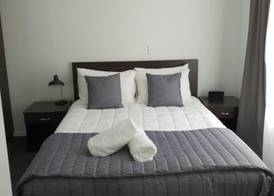 Durham Court Motor Inn 5