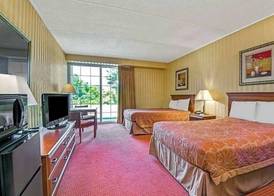 HomeSpring Inn & Studios 2