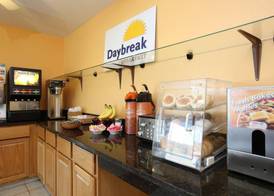 Days Inn by Wyndham Queensbury/Lake George 3