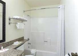 Super 8 by Wyndham San Diego Hotel Circle 4