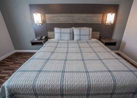 Hyannis Plaza Hotel 4