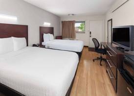 Travelodge by Wyndham Peoria 5