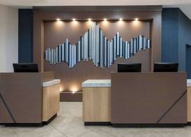 The Center Hotel Grand Rapids Airport 4
