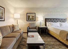 Holiday Inn Express & Suites WARWICK-PROVIDENCE (AIRPORT) by IHG 3