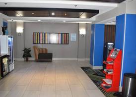 Holiday Inn Express & Suites MCPHERSON by IHG 3