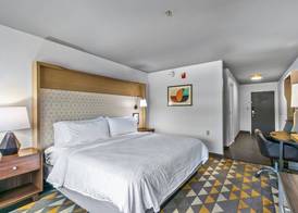 Holiday Inn LUCEDALE by IHG 3
