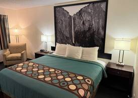 Super 8 by Wyndham Selma/Fresno Area 4