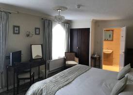 Royal Glen Hotel 3