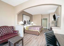 Super 8 by Wyndham Murfreesboro 5