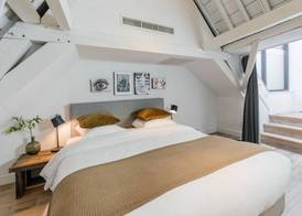 Eye Hotel 5