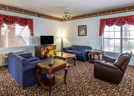 Econolodge inn and suites 4