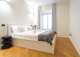 White Flat Como City Center by Rent All Como 2