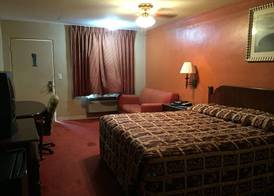 Deluxe Inn Airport 2