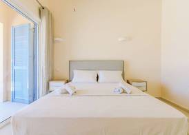 Resitour - Aphrodite Beachfront 4
