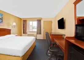 Super 8 by Wyndham Milford/New Haven 5