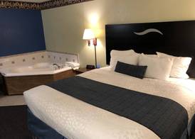 Days Inn & Suites by Wyndham Youngstown / Girard Ohio 5