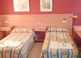 Hostal Carlos III 5