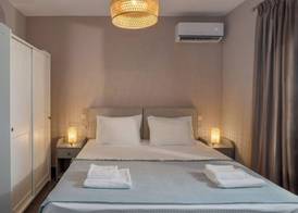 Fresh 1 Bd Apt with Patio in Heraklion 3