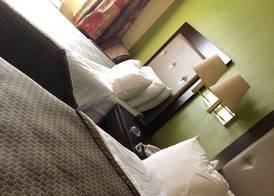 Econo Lodge Inn & Suites Warsaw 4
