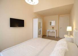 LUCCA IN CHIC - No Ztl, Free Parking, Priv Bath, Old City 550m 2