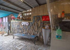 OYO 588 Sunrock Resort 4