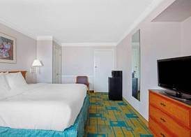Days Inn by Wyndham Reno 4