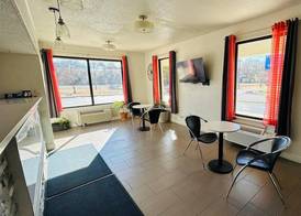Super 7 Inn Tupelo 3
