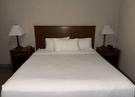 Super 8 by Wyndham Fort St. John BC 4