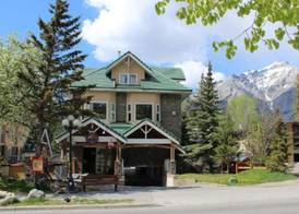 Samesun Banff Hostel 3
