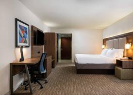 Country Inn & Suites by Radisson, Downtown Albany New York 4