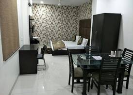 Hotel Mandakini Lush 4